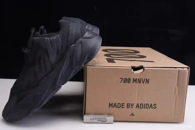 hype Yeezy 700 Black MNVN Boost Adidas Triple FV4440 0522
